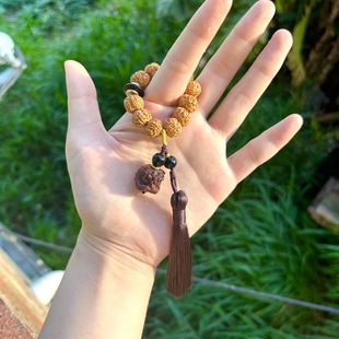 Small Rudraksha with Meaty Texture, Small Hand-Twisted Finger-Wrap, Soft Fingertip Toy, Lion Awakening Tassel, Handheld Tiktok Style, Chinese Style