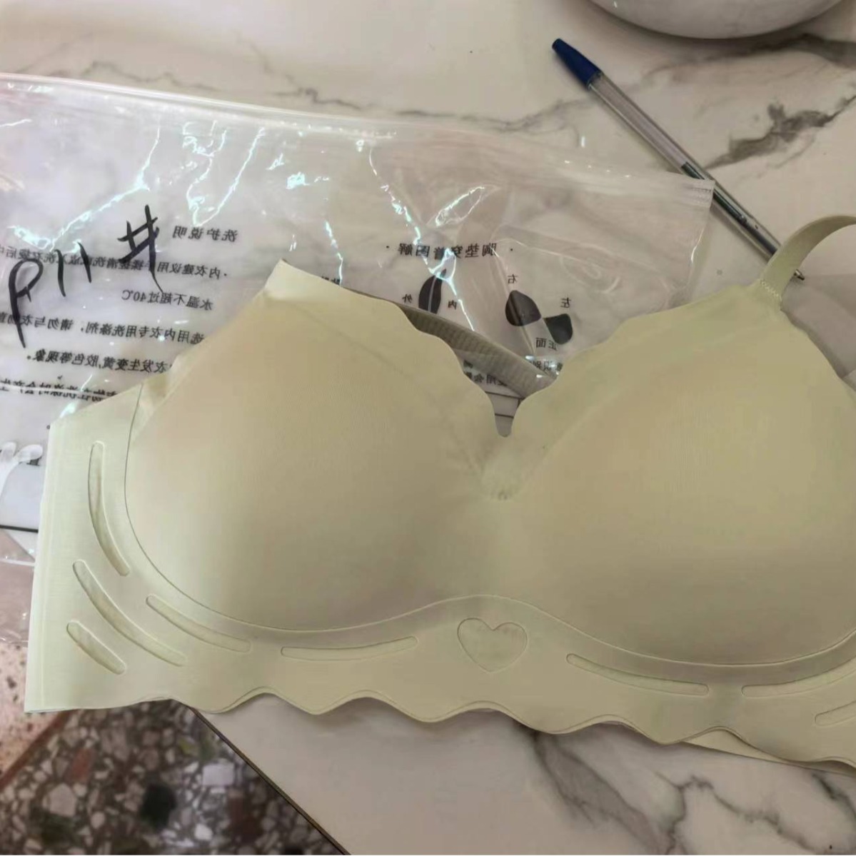 Nueva taza fija sin marcas de alta calidad chaleco de dama sin anillo de acero bra de yoga ropa interior deportiva mujer al por mayor