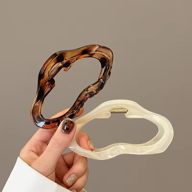 Women's Casual Simple Style Clouds Plastic Hair Claws display picture 2