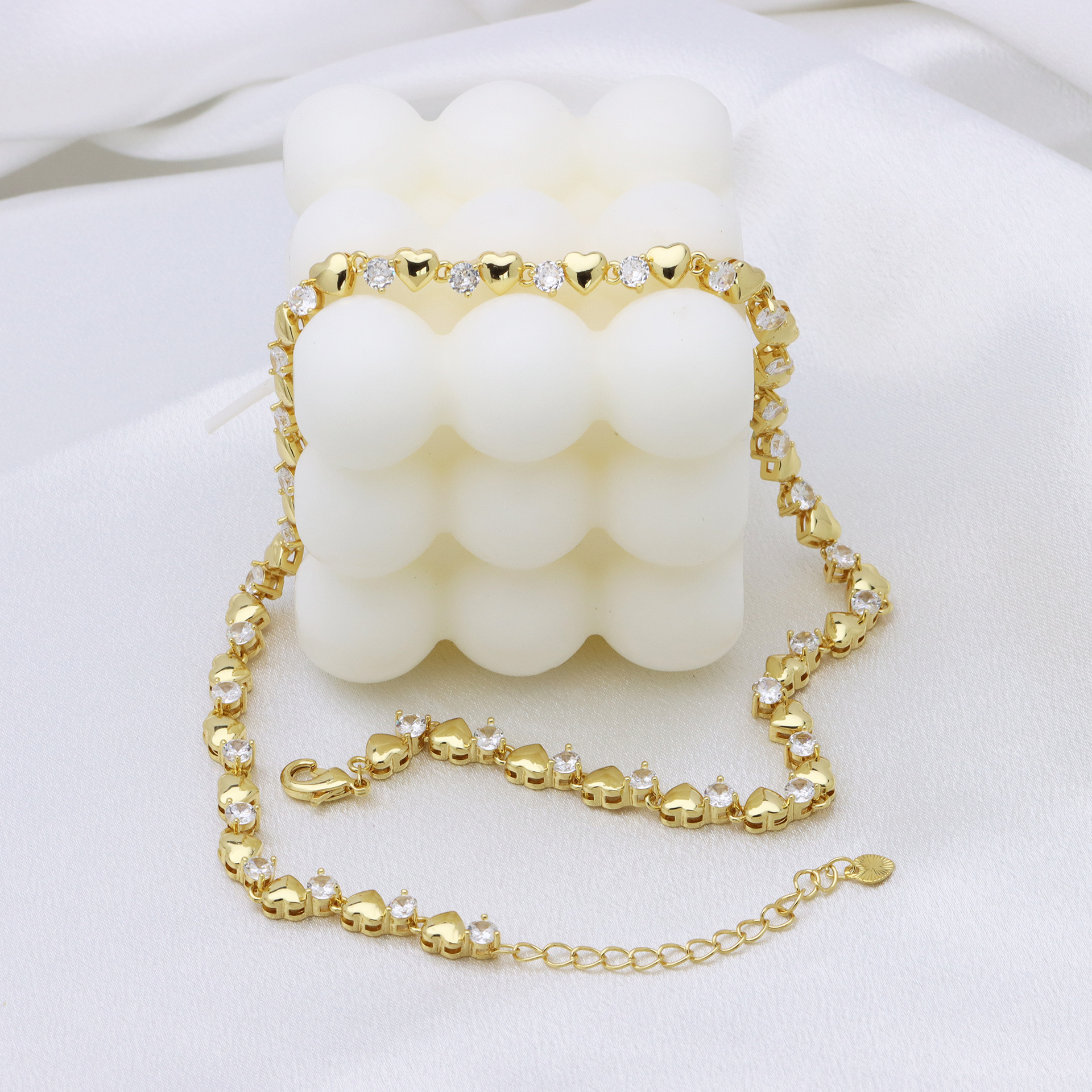 Copper Inlay Heart Shape Solid Color Flower Zircon Necklace display picture 3