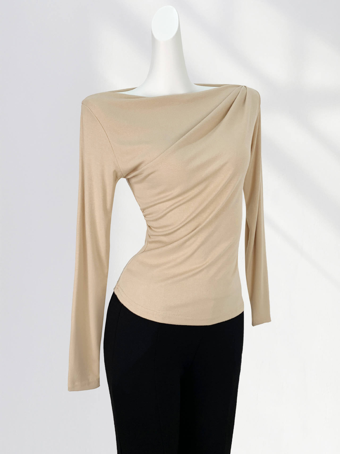 Elegant spring T-shirt