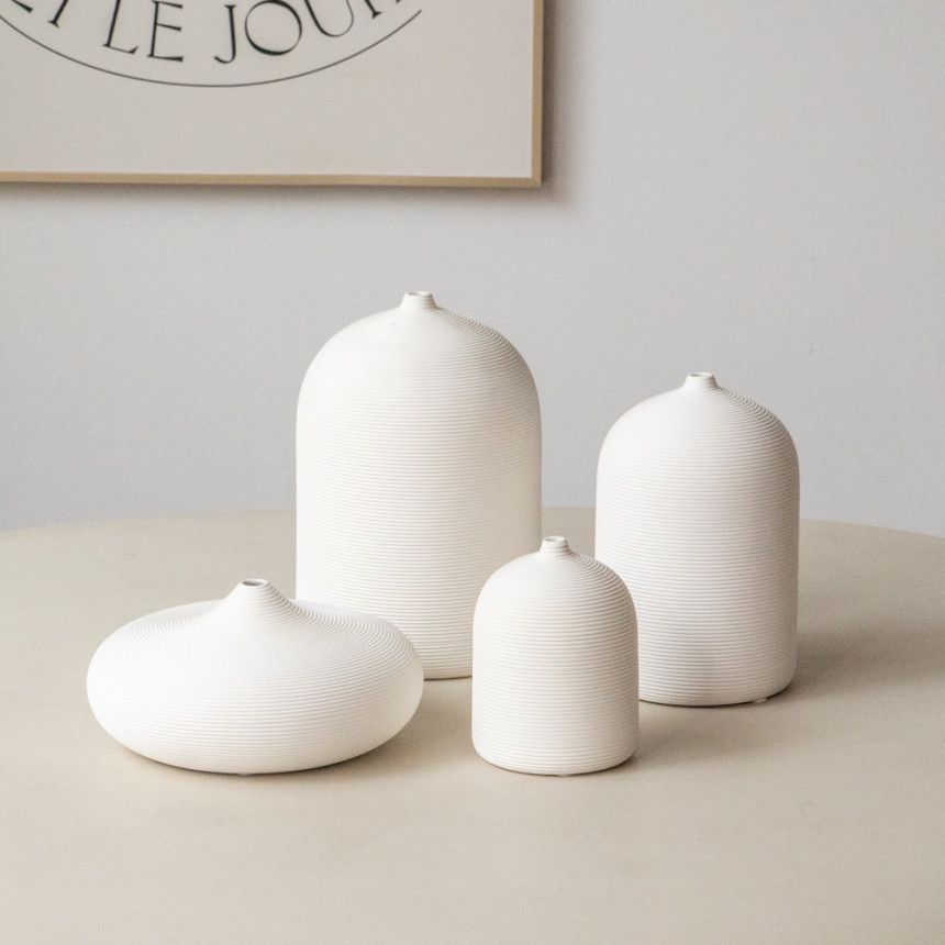 Ins adornos de jarrón de cerámica simple blanca Wabi-Jifeng decoraciones creativas sala de estar arreglo floral seco flor de boca fina