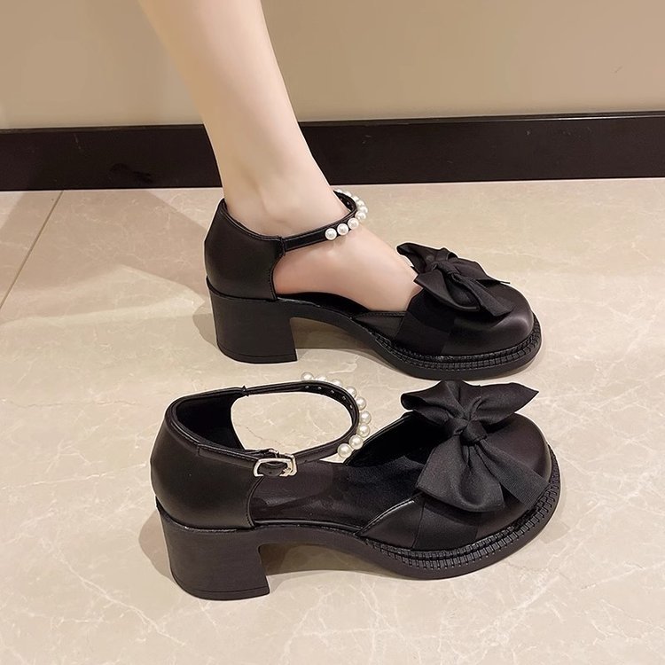 Baotou sandalias de arco para mujeres verano 2024 nuevo estilo de zapatos de tacón retrógrado anti-deslizante marizhen zapatos de cuero pequeños