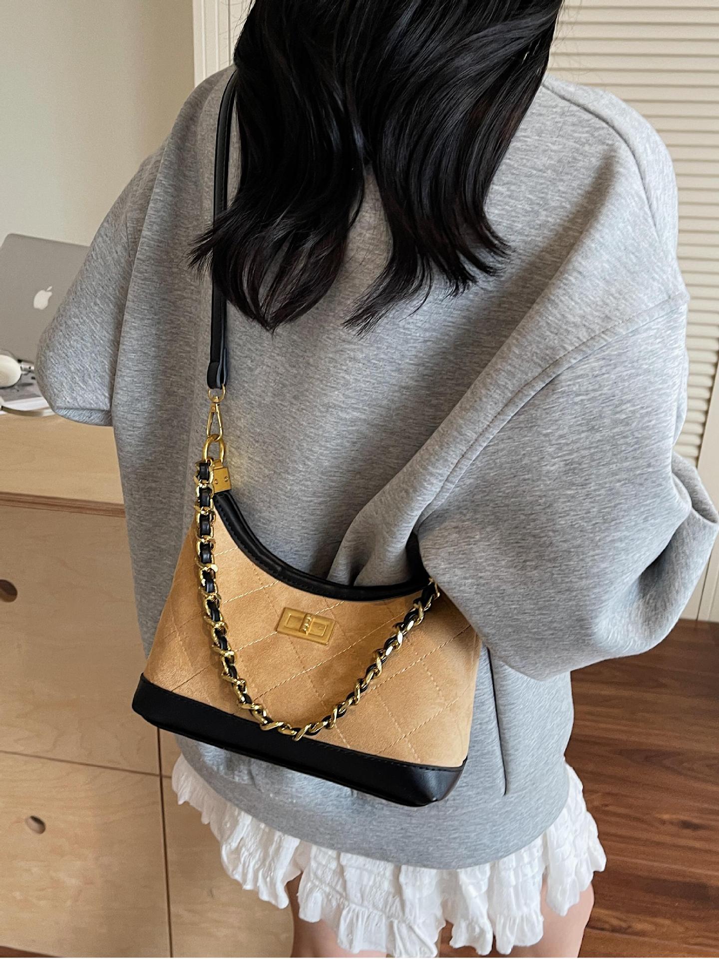 Xiaoxiang Style Chain Ring Bracket Women 2025 nuevo estilo extranjero nicho universal bolso de hombro bolso de moda universal
