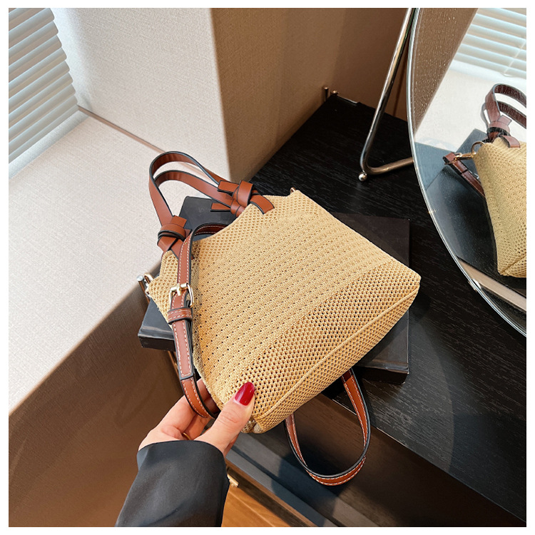 Woven with high aesthetic value, 2023 new vegetable basket bag, Korean chip niche, forest style mesh hollowed out_voghion.com