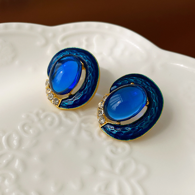 Silver needle medium inlaid droplet oil resin earrings
