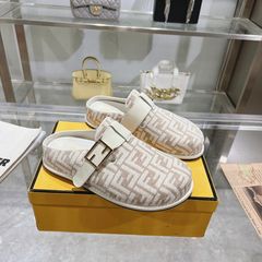 高定2025アルファベット刺繍羊皮の中の平底にスリッパの金属ボタンがあります。