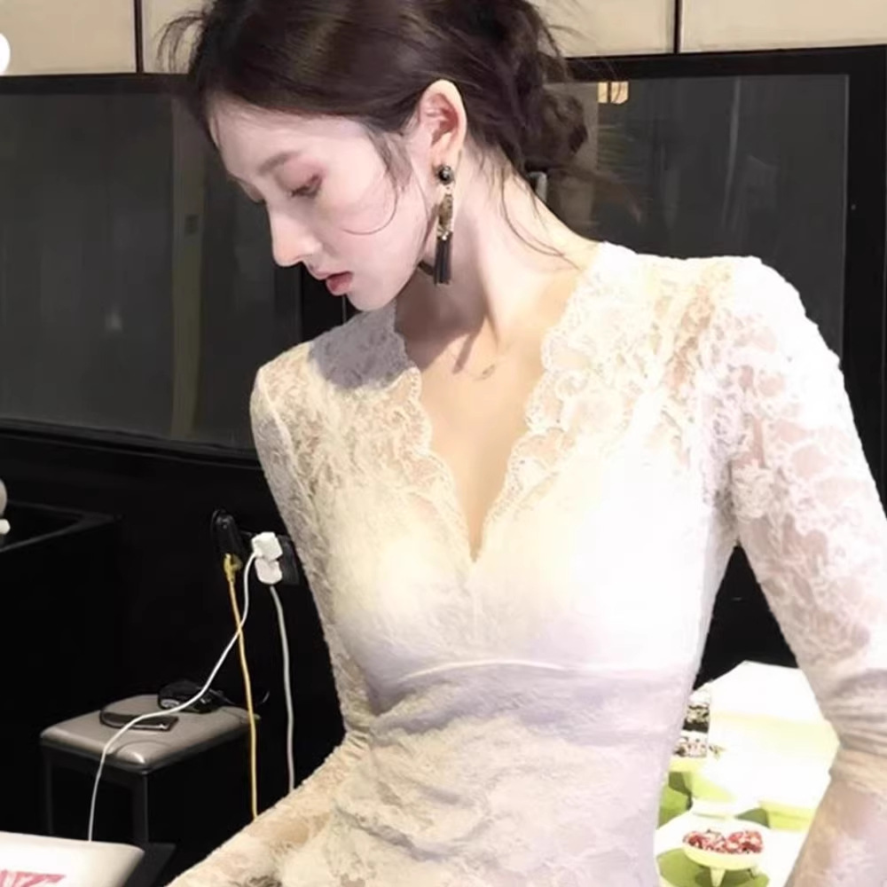 Áo len nữ cổ V ren tay loe chất liệu cotton phối ren — trắng chi tiết 4