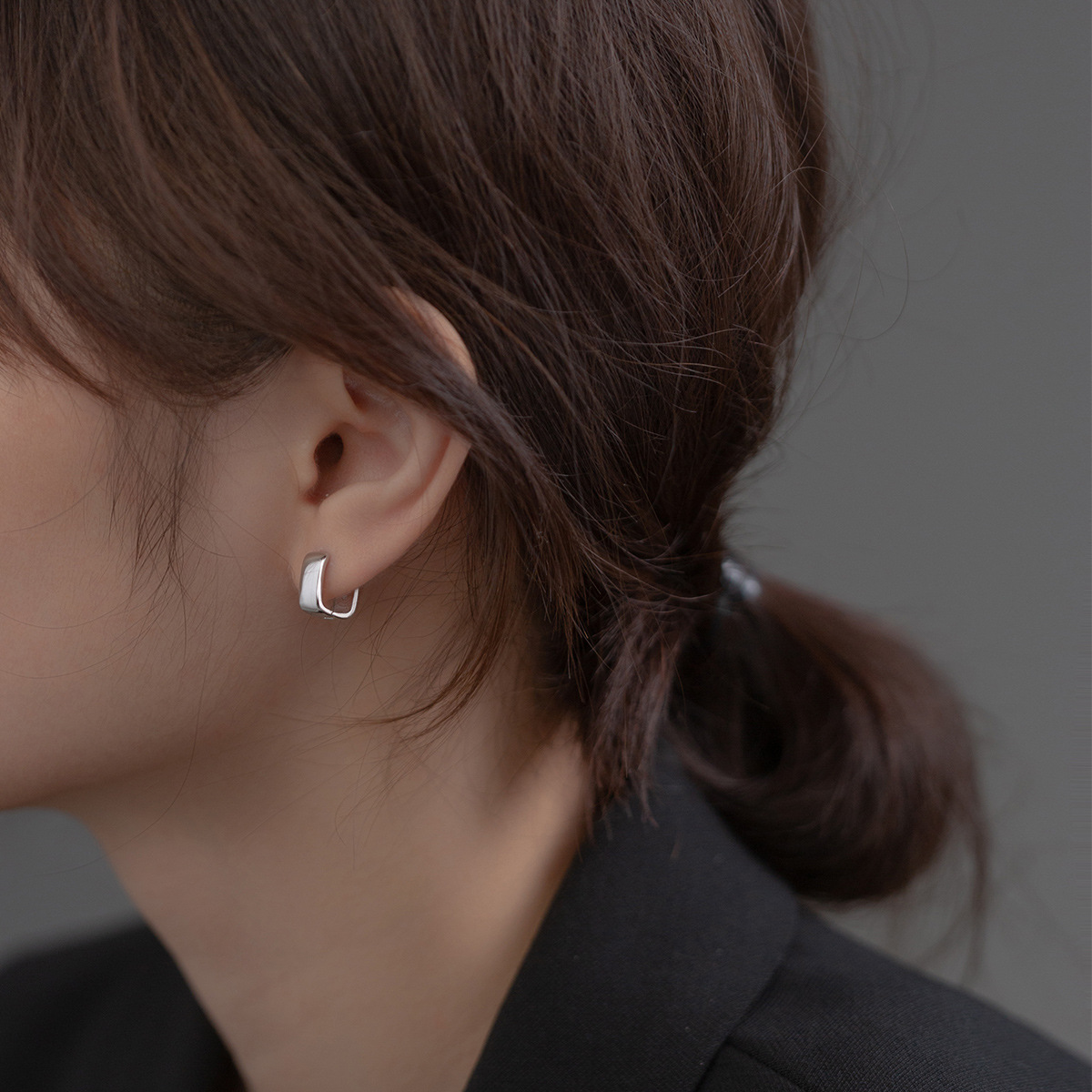 Eloch s925 plata temperamento minimalista hombre y mujer ancho geometría brillante perfiles de auriculares de estilo fresco M01869