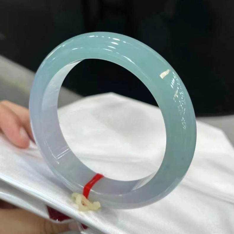 Vòng tay ngọc bích tự nhiên Myanmar phong cách cổ điển, dày rộng, đường kính trong 52–64 mm chi tiết 4