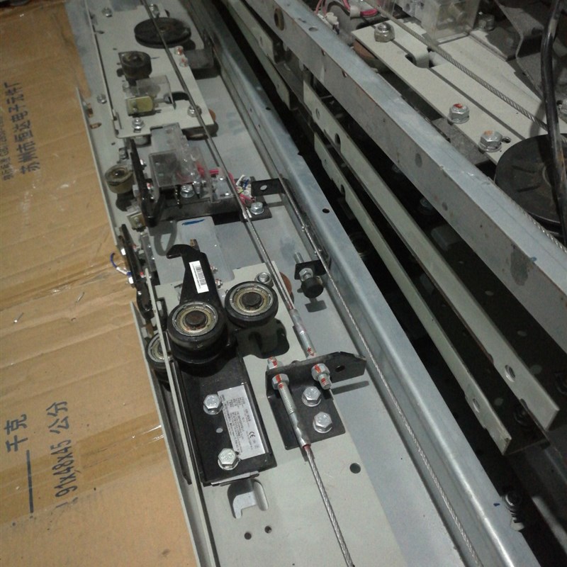 西子奥的斯电梯层门厅门/上坎/地坎 开门距900mm电梯门头电梯配件