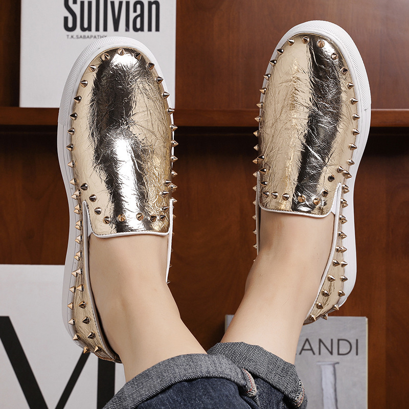 Mocassini uomo stile britannico con borchie scarpe da guida_voghion.com
