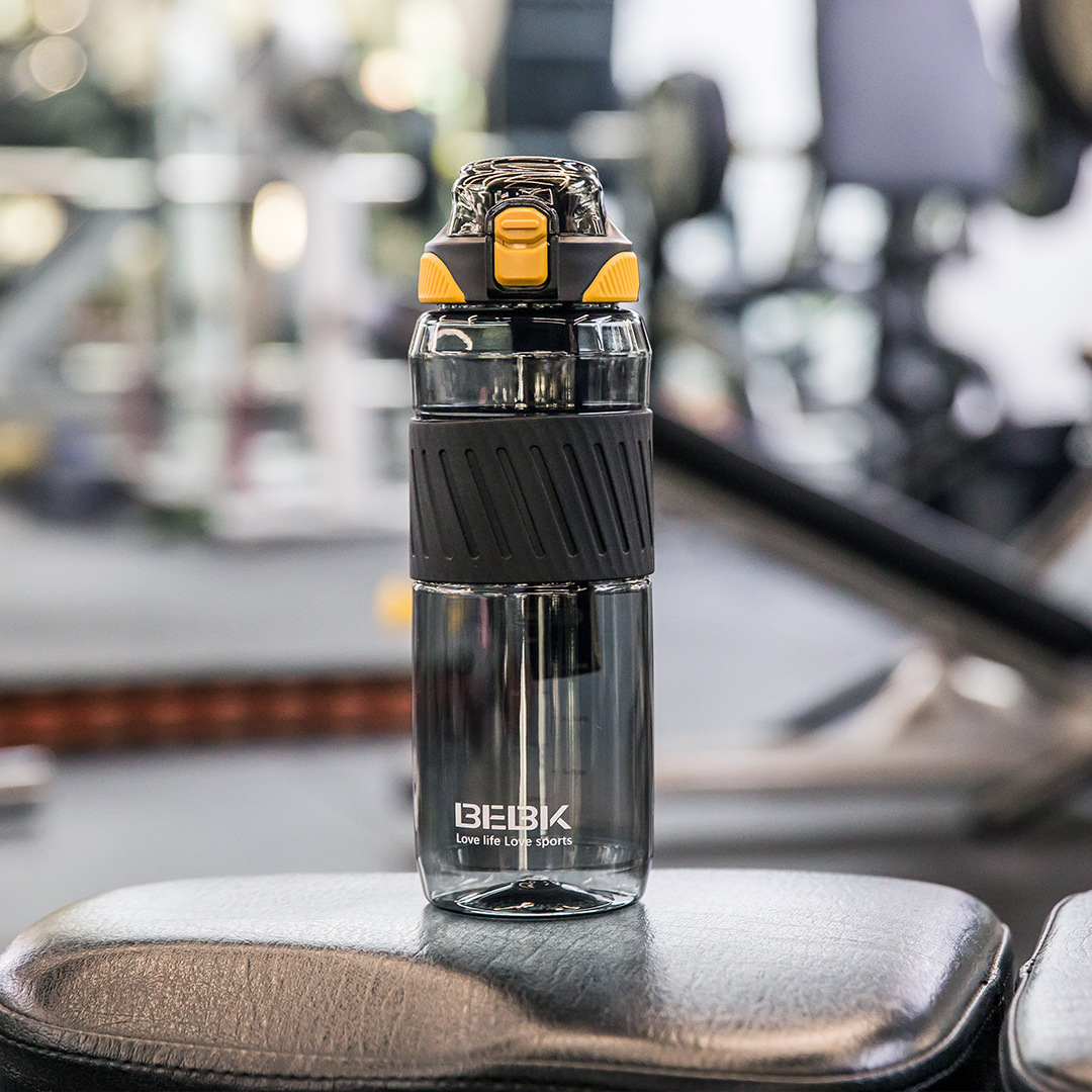 Tazas de agua deportivas al por mayor, tazas de plástico para estudiantes, tazas portátiles al aire libre, anti-caídas