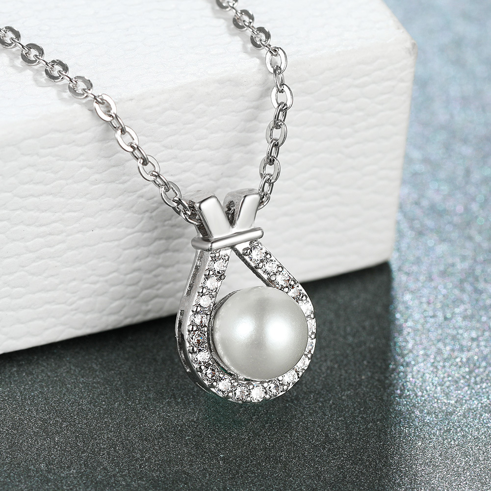 Korean Design Platinum White Pearl Necklace For Women 2021 New High Sense Minority Simple Temperament Clavicle Chain display picture 2