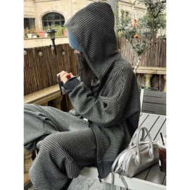 休闲裤;女式T恤;毛衣