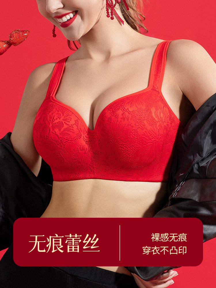 Red zodiac underwear for women with large breasts and small breasts gathered to gather for a wedding. Bride lace sexy bra set