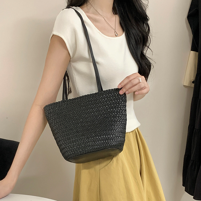 Genuine Leather Shoulder Bag For Women Tote Bag 2025 New Arrival Niche Handmade Cowhide Woven Bag Vacation Market Bag - Thumbnail 8