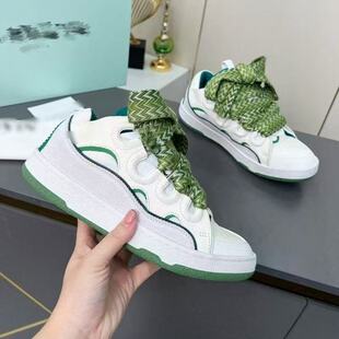 �W���˷���ŮƤ��ƴ��ϵ��CURB�\�����eЬ�͹Ű�Ь�羳�¿��ϵ�Ь