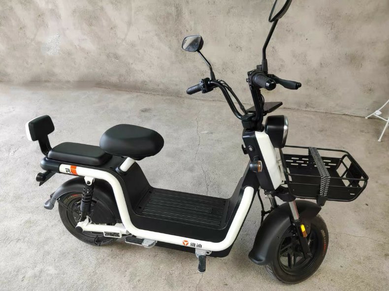 Suitable for Yadea Little Dumbo Emma Electric Scooter Pedals, Same Model as Little Ma U1 Pedals, Emma Left and Right Footrests