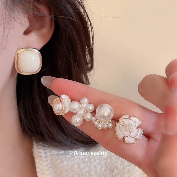 Earrings from pearl