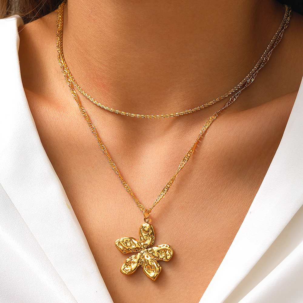 Joyas de flores exageradas europeas y americanas, pliegues femeninos, pétalos de flores, collares de acero inoxidable del palacio, nuevos productos para damas al por mayor