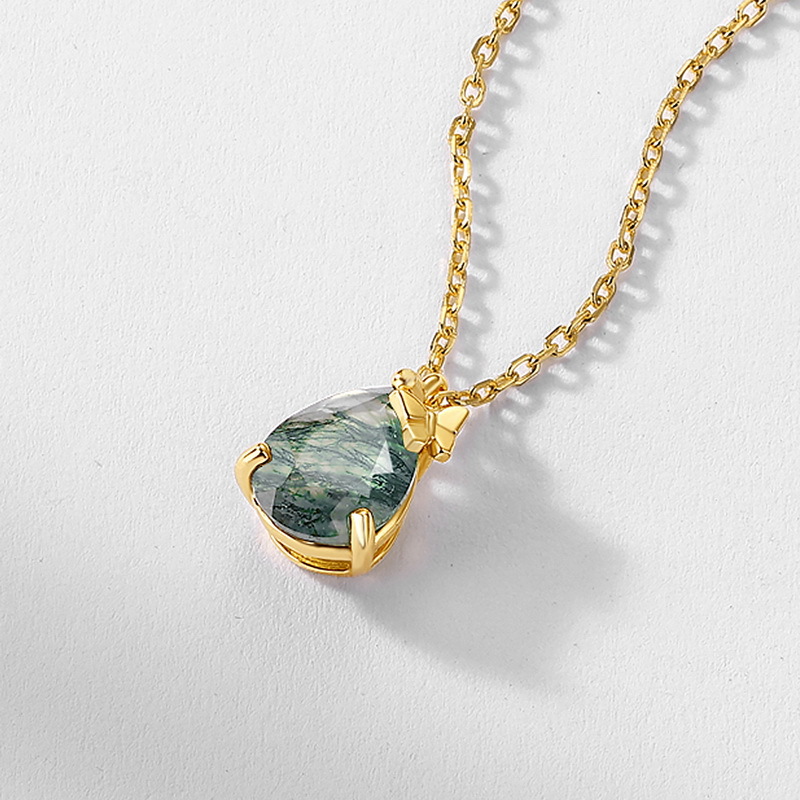 Venta caliente transfronteriza gota de agua de moda simple colgante de ágata de hierba de agua natural S925 con incrustaciones de plata collar de piedra de musgo verde personalizado