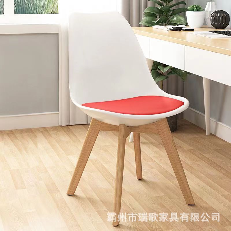 26 años de nueva silla de comedor de madera maciza silla nórdica simple doméstica maquillaje de dormitorio silla de mesa silla de red