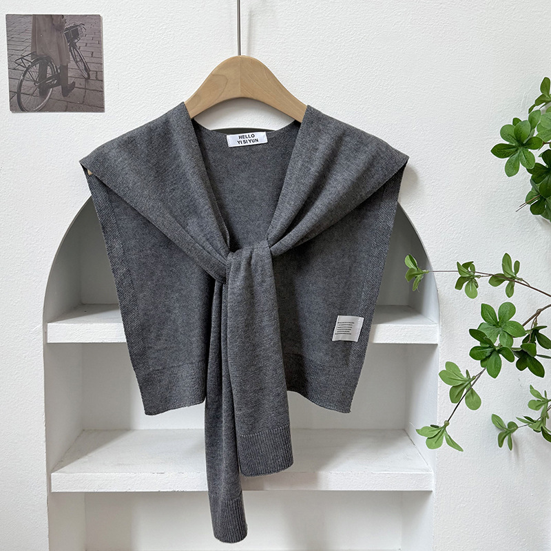 Chal de punto para mujer, versión coreana de primavera y verano, nuevo chal de lana de color sólido de alta gama con cuello falso para habitaciones con aire acondicionado.