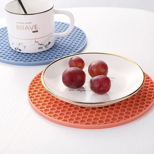 Round honeycomb silicone placemat anti-scalding anti-slip mat insulated pot mat silicone table mat easy to clean high temperature resistant wholesale