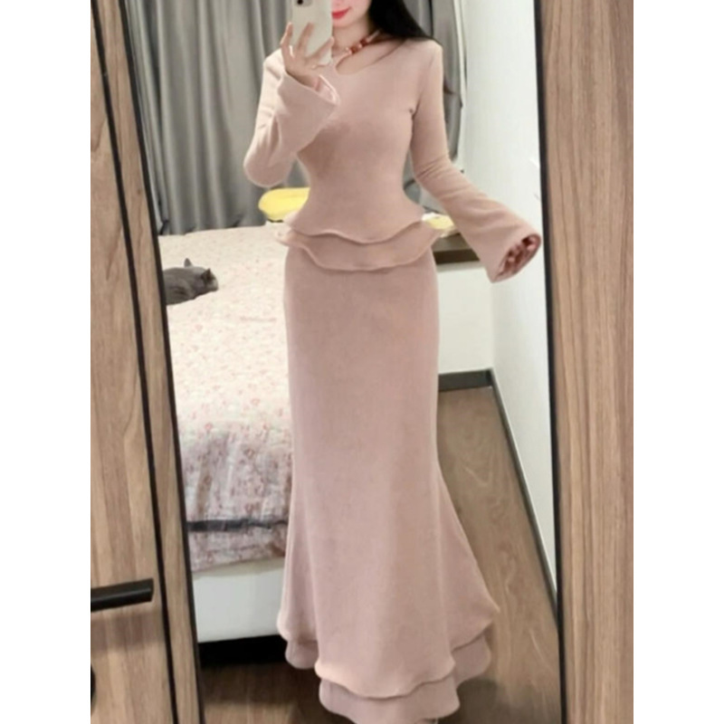 French-Style Cool and Elegant Rich Girl Vibe Miu-Style Outfit Knitted Dress for Women 2025 New Autumn and Winter Birthday Dress