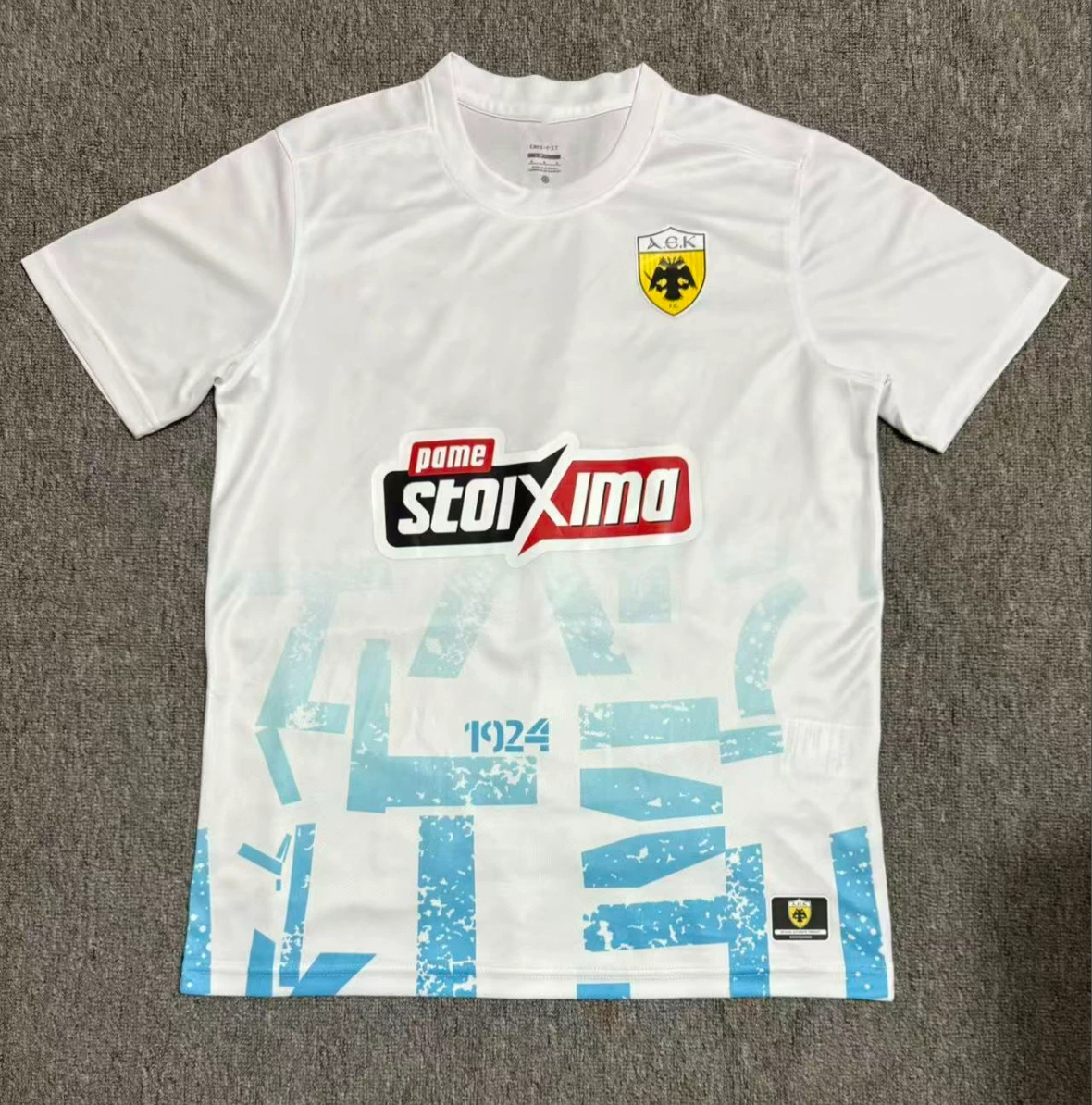Футбольная футболка, разные клубные дизайны (Atlanta, Barcelona, Lisbon, South Africa), размеры S–XXL