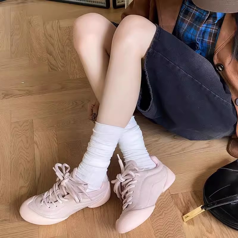 Chao Bunan ~ zapatos blancos con suela gruesa de lazos pareja de zapatos de entrenamiento 24 otoño y invierno zapatos de piel agrietados Flexion