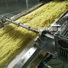 自动热干面连续式设备 国泰热干面自动蒸煮机 湖北热干面煮面机