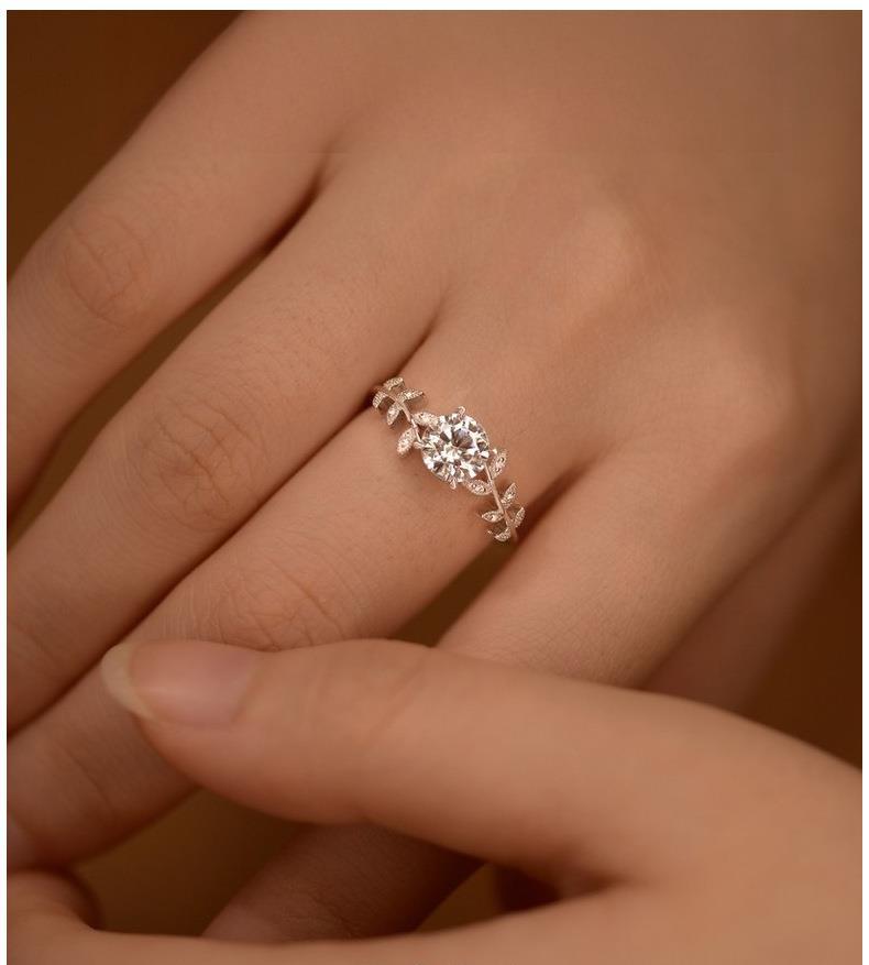 1 Piece Quantity Wedding, Engagement Occasion 0.5ct 1.0ct 925 Sterling Silver Moissanite High Carbon Diamond Leaf Rings Moissanite Rings GRA Certificate