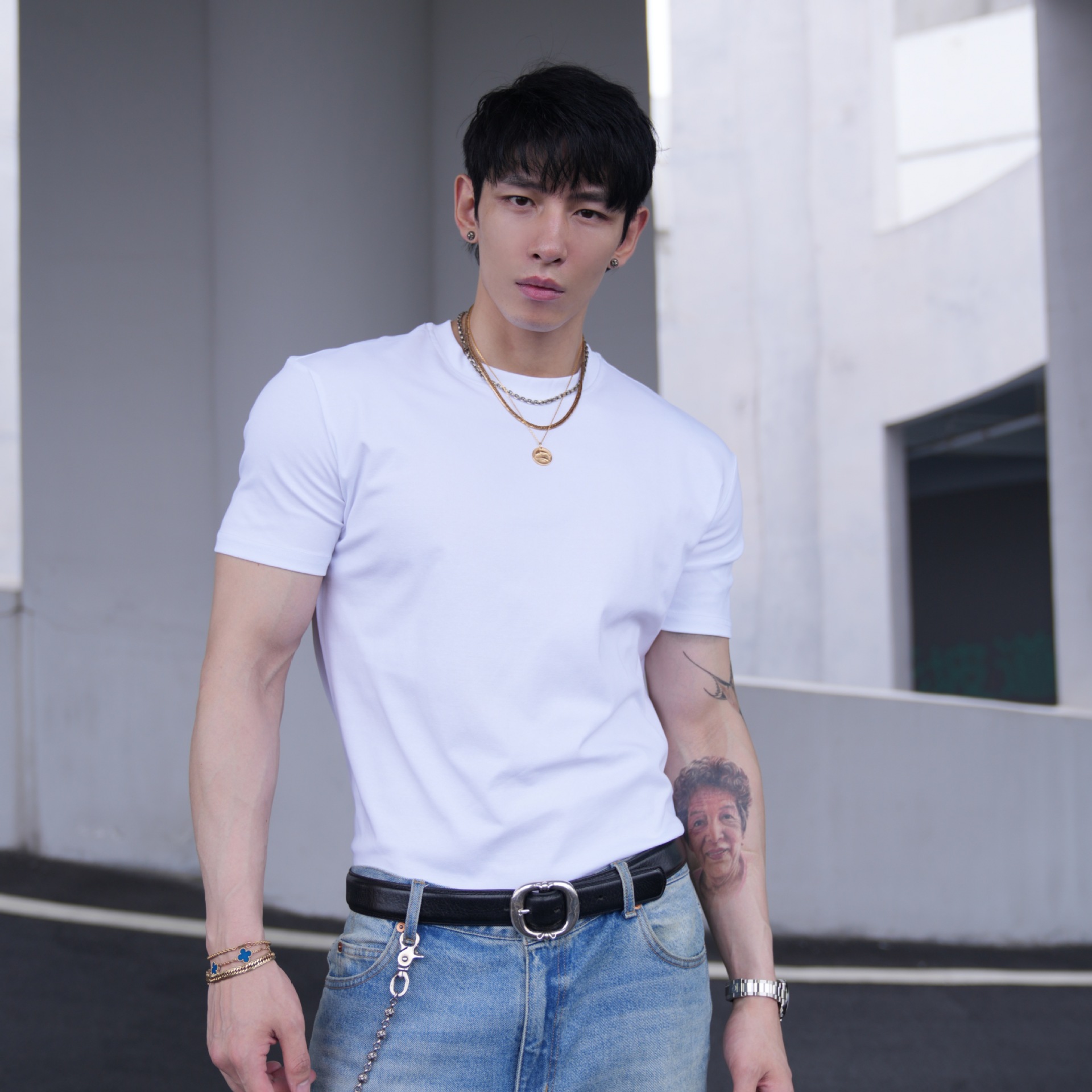 화이트(라운드넥)