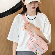 韩系可爱小熊宝宝斜挎胸包可爱花朵刺绣撞色亲子女孩零钱手机包潮