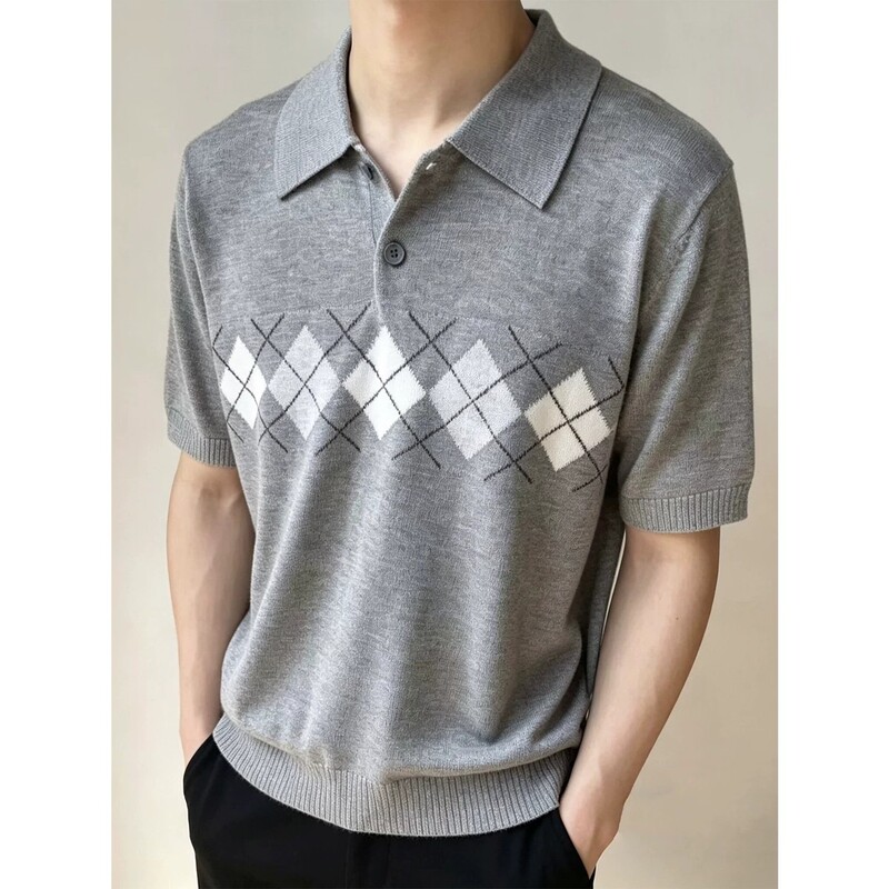 Designed with a Retro Style, Short-Sleeved Knitted T-Shirt for Men, Summer Thin Polo Shirt with Diamond Pattern and Contrasting Color Design, Pullover Top Designed with a Retro Style, Short-Sleeved Knitted T-Shirt for Men, Summer Thin Polo Shirt with Diamond Pattern and Contrasting Color Design, Pullover Top