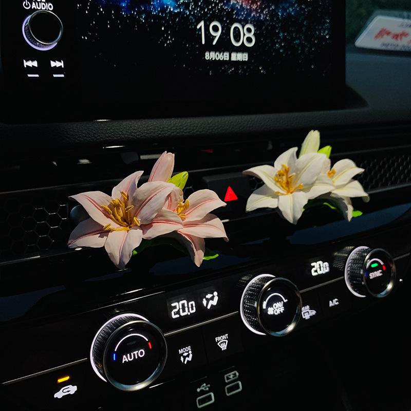 ユリの花の車の香薫の車のエアコンの吹き出し口の装飾の拡香石の香りの花の車内の装飾品の置物の女性|undefined