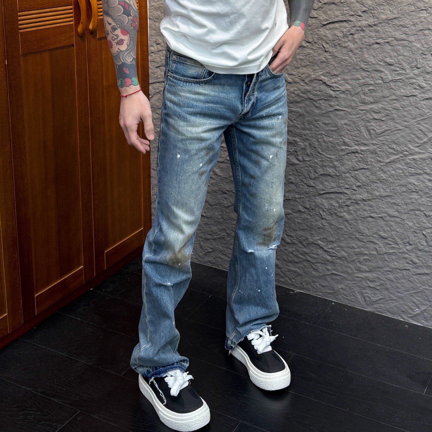 Men's Retro Graffiti Splatter Ripped Straight Leg Jeans Loose Fit Summer Design Light Luxury Thin Style_mkmklike.com