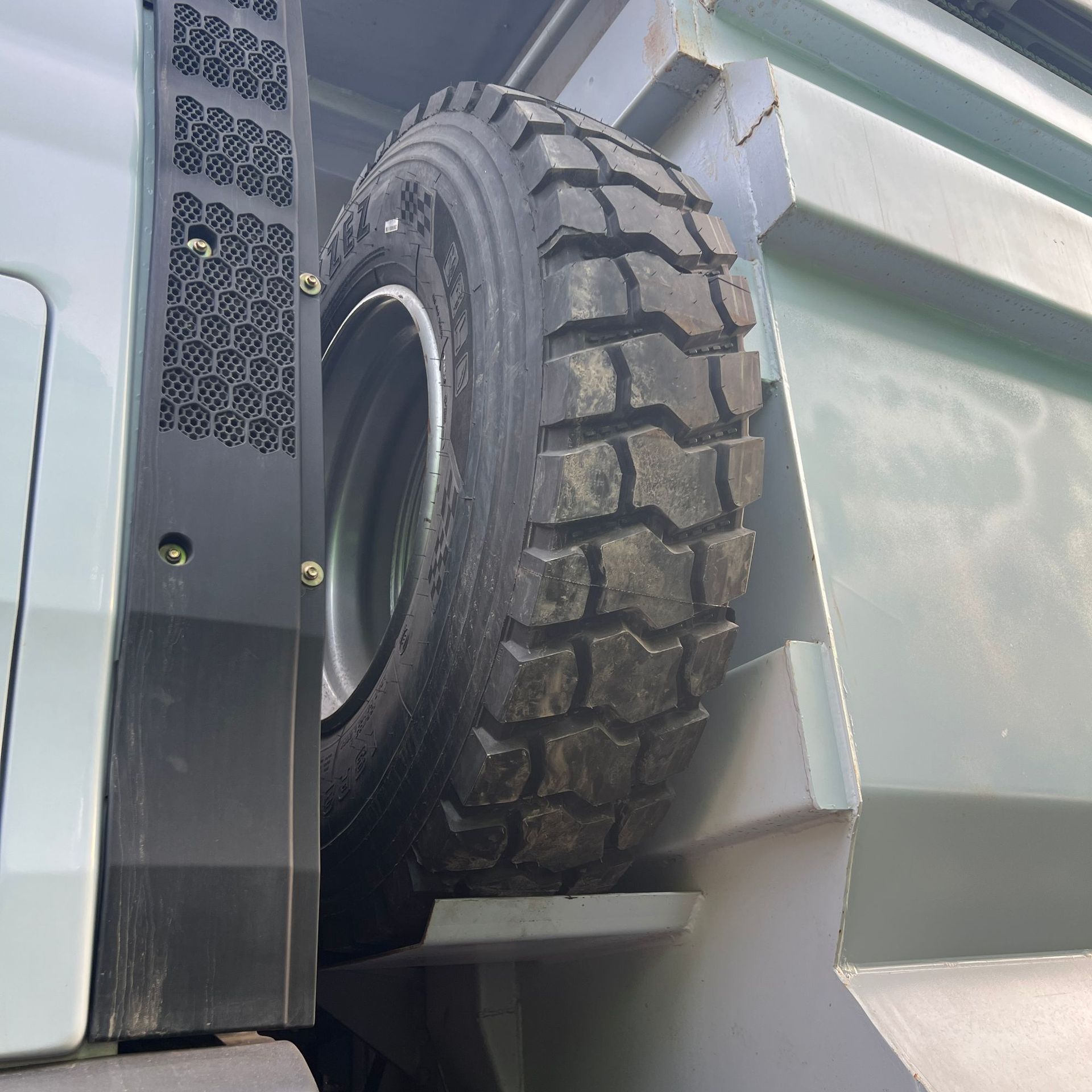 Sinotruk Howo Front-Four-Wheel, Rear-Eight-Wheel 12-Wheel Dump Truck, Mining Heavy-Duty Version, Earthmoving Truck, Transport Vehicle