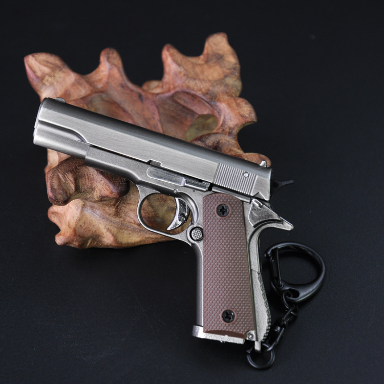 1:3 Colt 1911 7.jpg