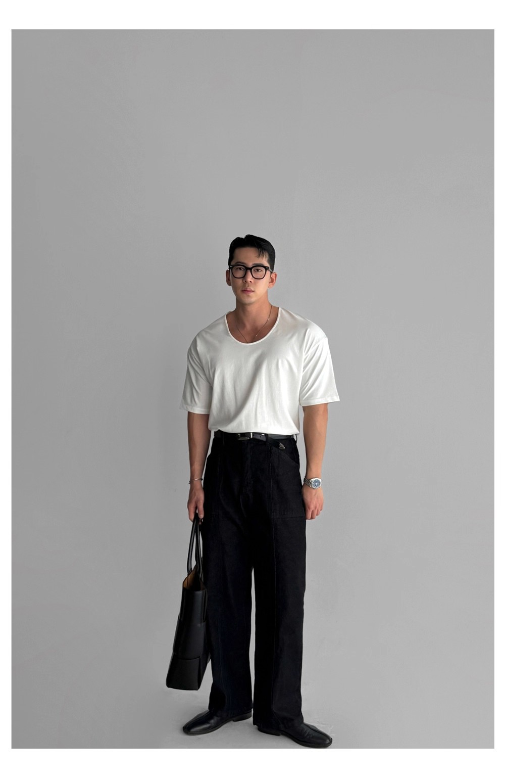 Silky Stretch Men's U-Neck T-Shirt - Lightweight Breathable Short Sleeve Top For Summer Comfort & Active Wear_viptrois.com