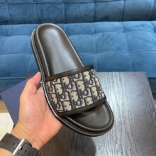 轻奢潮流夏季新款拖鞋男士百搭一字拖奢侈品室外休闲人字拖
