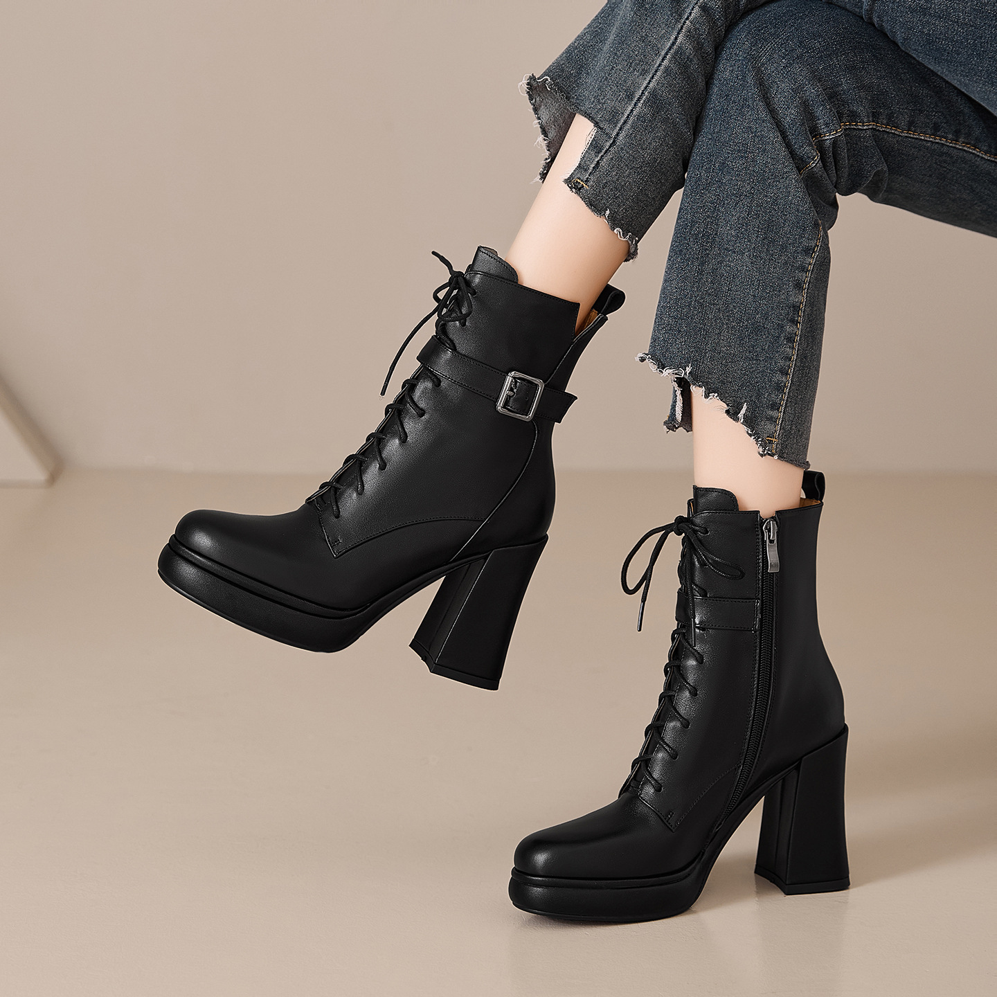 Giày boot nữ da thật cổ ngắn dây buộc gót vuông 10 cm đế dày mùa thu đông — màu đen, Màu trắng nhạt