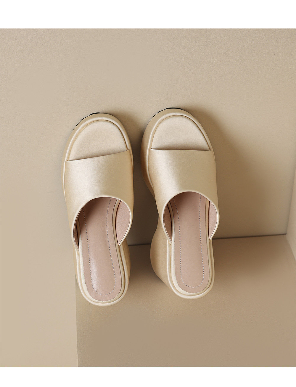 Sandal cao gót nữ hở mũi phong cách Anh đế xốp dày — Màu đen chi tiết 13