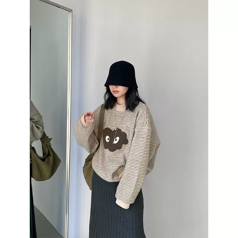 江左 条纹卡通印花圆领卫衣女冬新款宽松休闲加绒条纹上衣1738