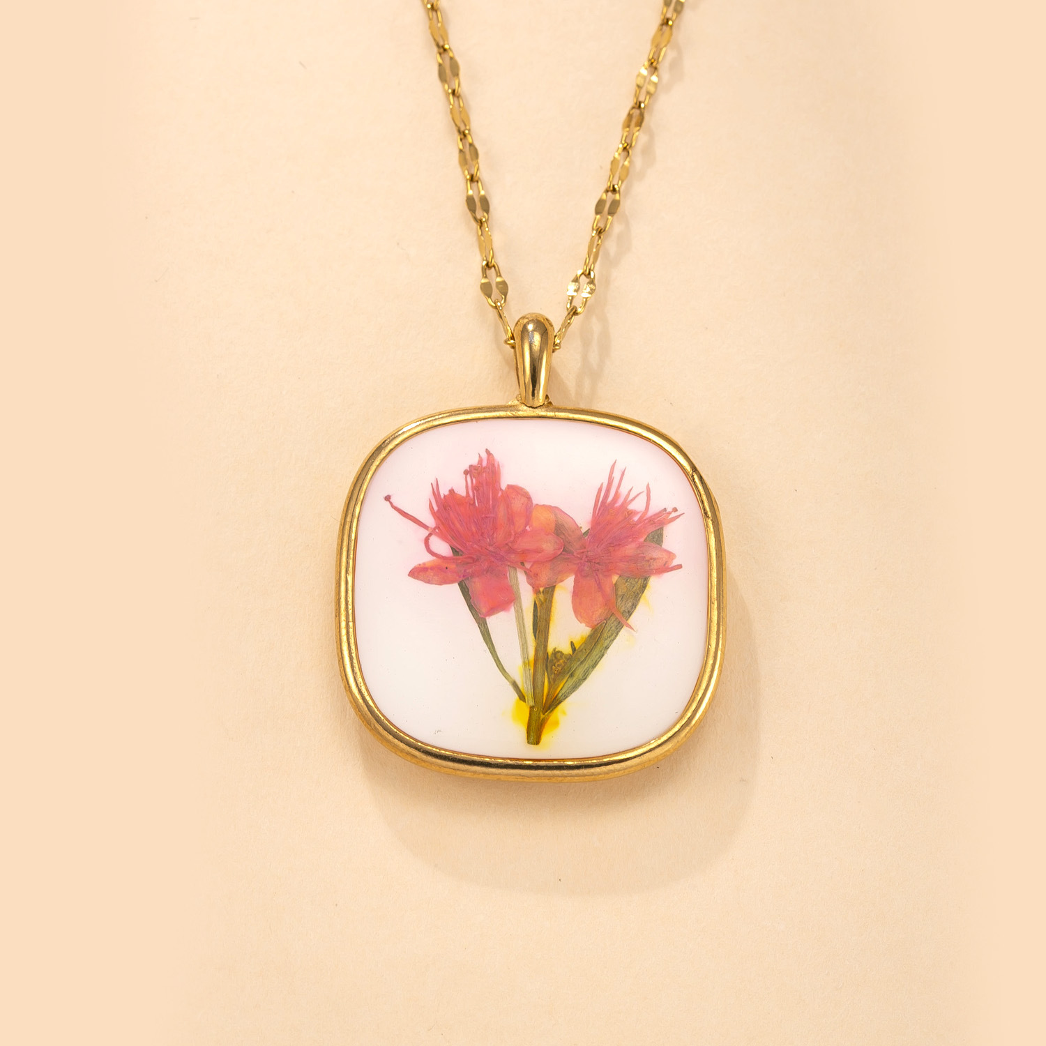 Colgante único Joyas transfronterizas de acero inoxidable Accesorios de collar de flor eterna fresca pequeña Colgante de epoxi de flor seca geométrica fundida