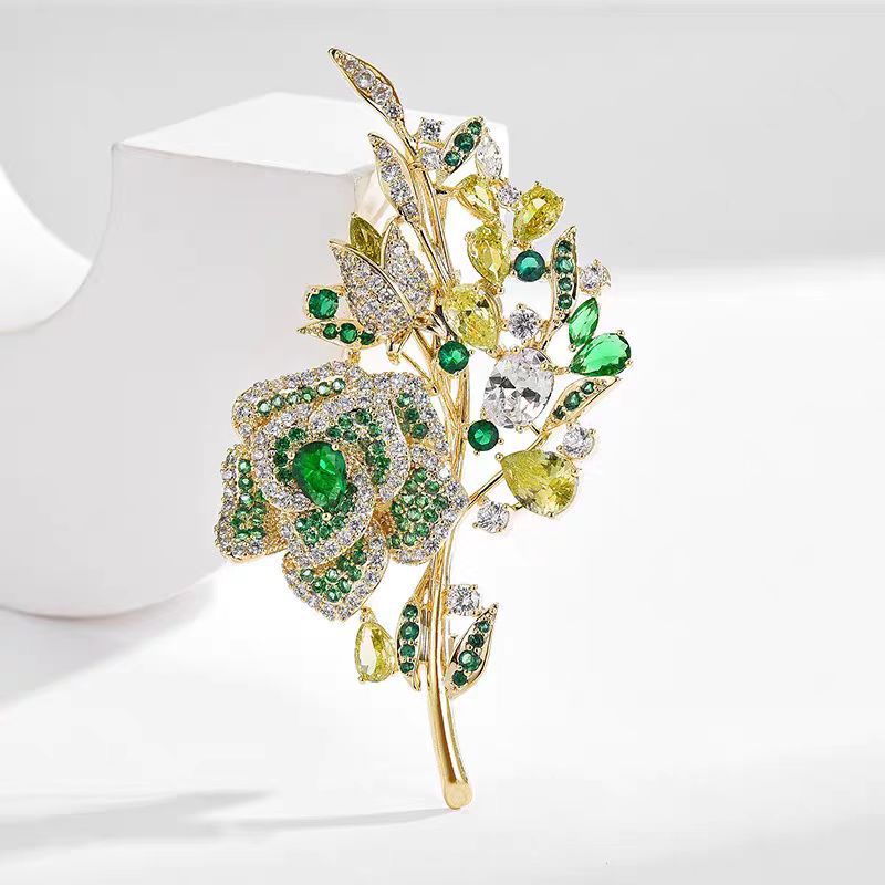 Red Rose Flower High-end Brooch Women's Fashion Crystal Zircon Luxury Suit Coat Pin Elegant All-match Accessories