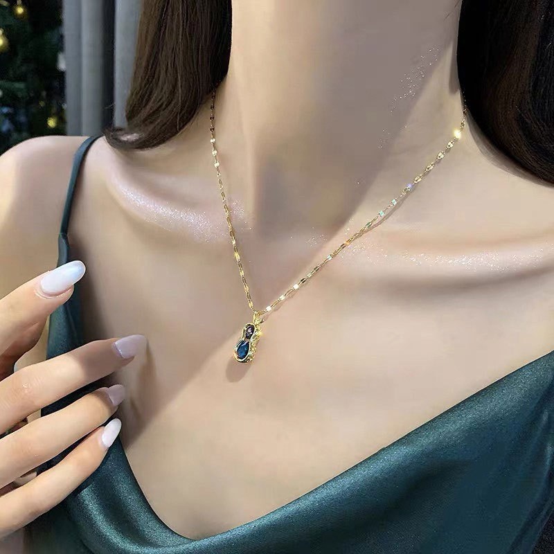 Korean and Japanese Light Luxury Lucky Crystal Peanut Titanium Steel Necklace Super Shiny Rhinestone Fashion Versatile Collarbone Chain Wholesale
