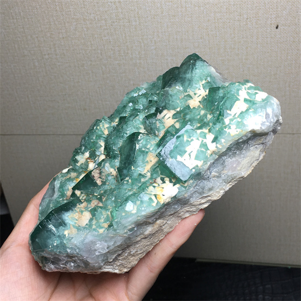 Madagascar Natural Sunlight Green Fluorite Raw Stone Specimen Color Change Green Mineral Crystal 49 sup